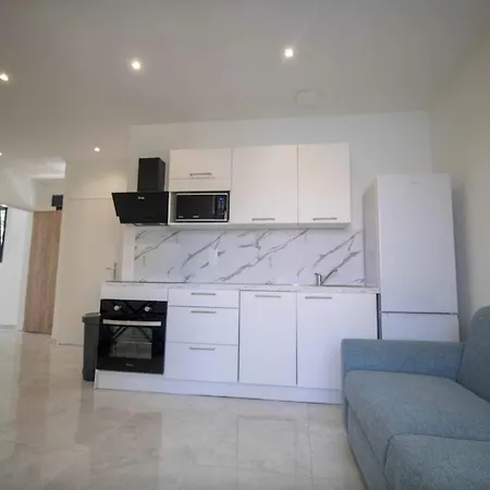 Apartament Bright Cocoon With Terrace In Saint-raphael *